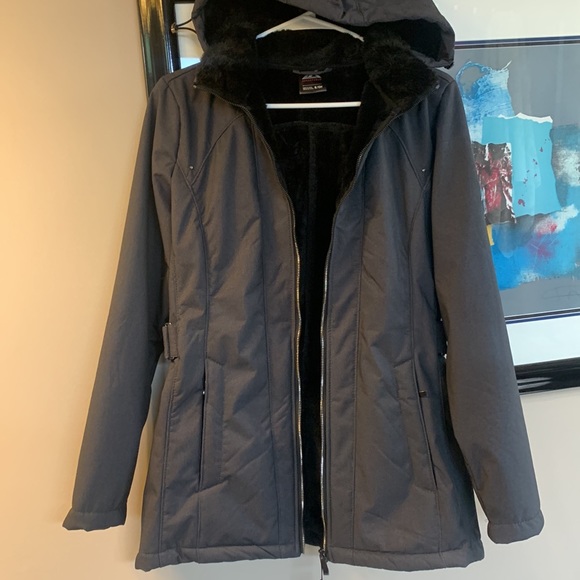 Winter jacket size small - Picture 10 of 10